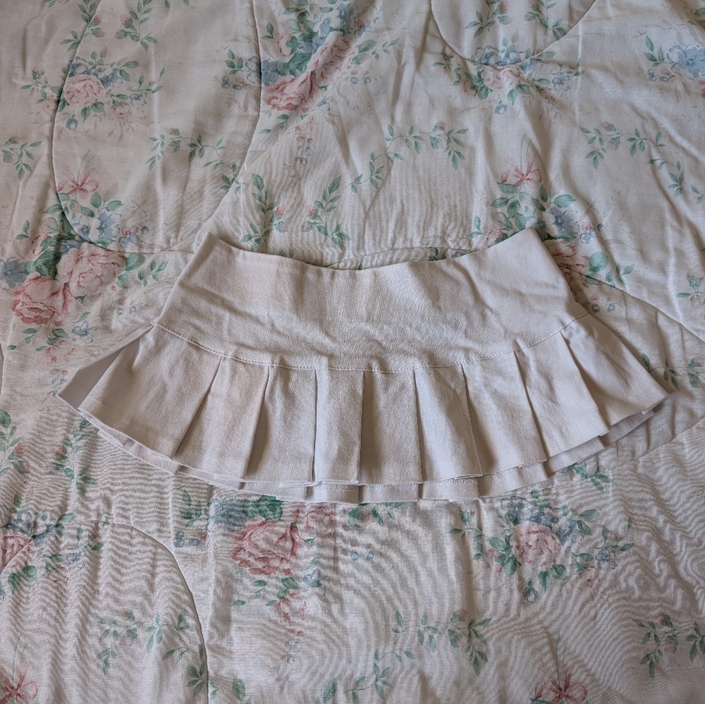Micromini White Pleated Stripper Skirt